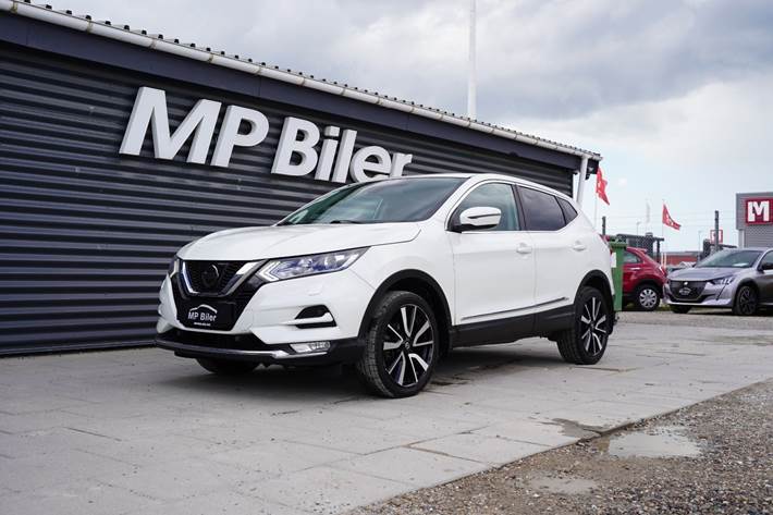 Hvid Nissan Qashqai fra 2017 set udefra