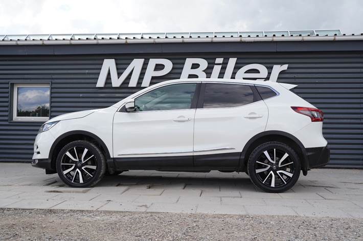 Hvid Nissan Qashqai fra 2017