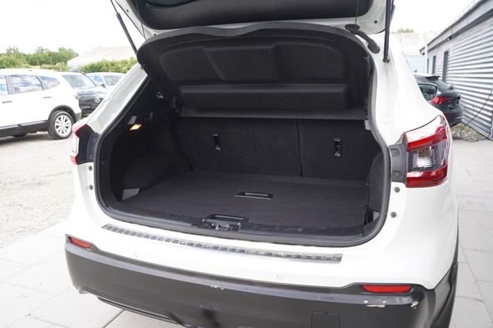 Hvid Nissan Qashqai fra 2017