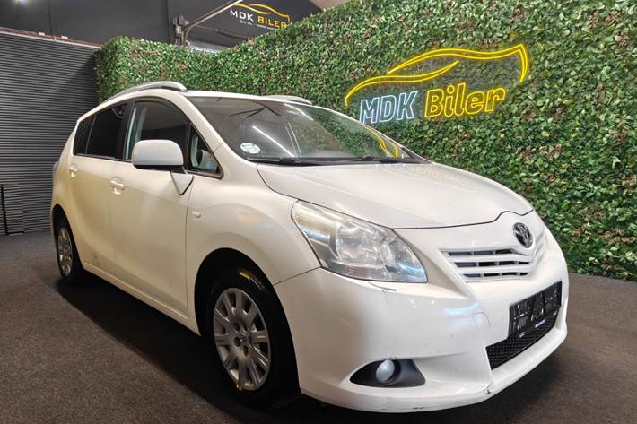 undefined Toyota Sportsvan fra 2010 set udefra