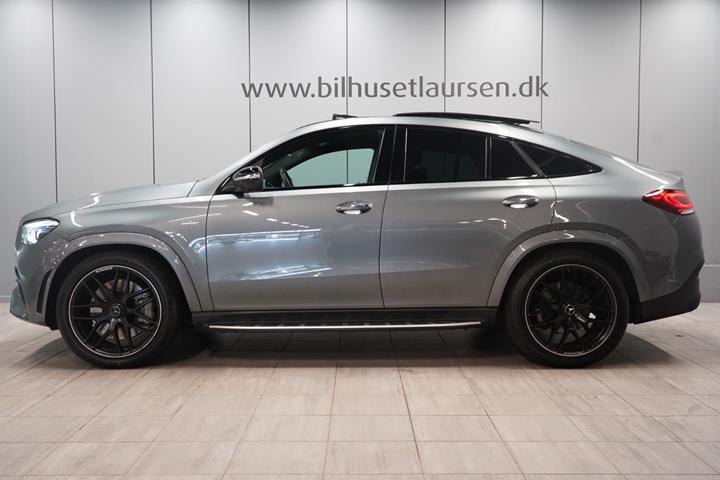 Grå Mercedes GLE53 fra 2020