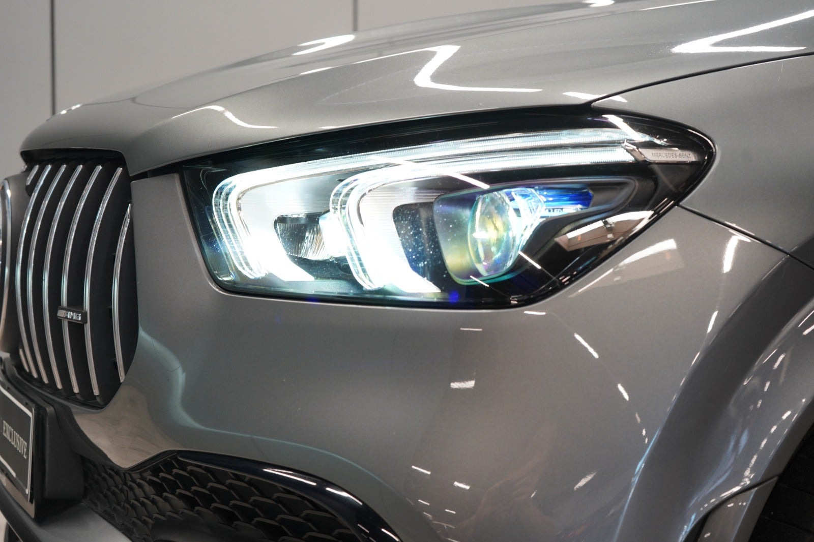 Grå Mercedes GLE53 fra 2020