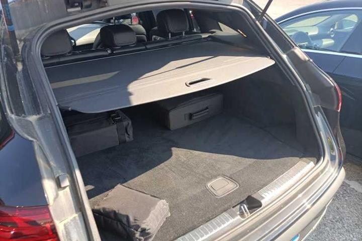 Sort Mercedes EQC400 fra 2021