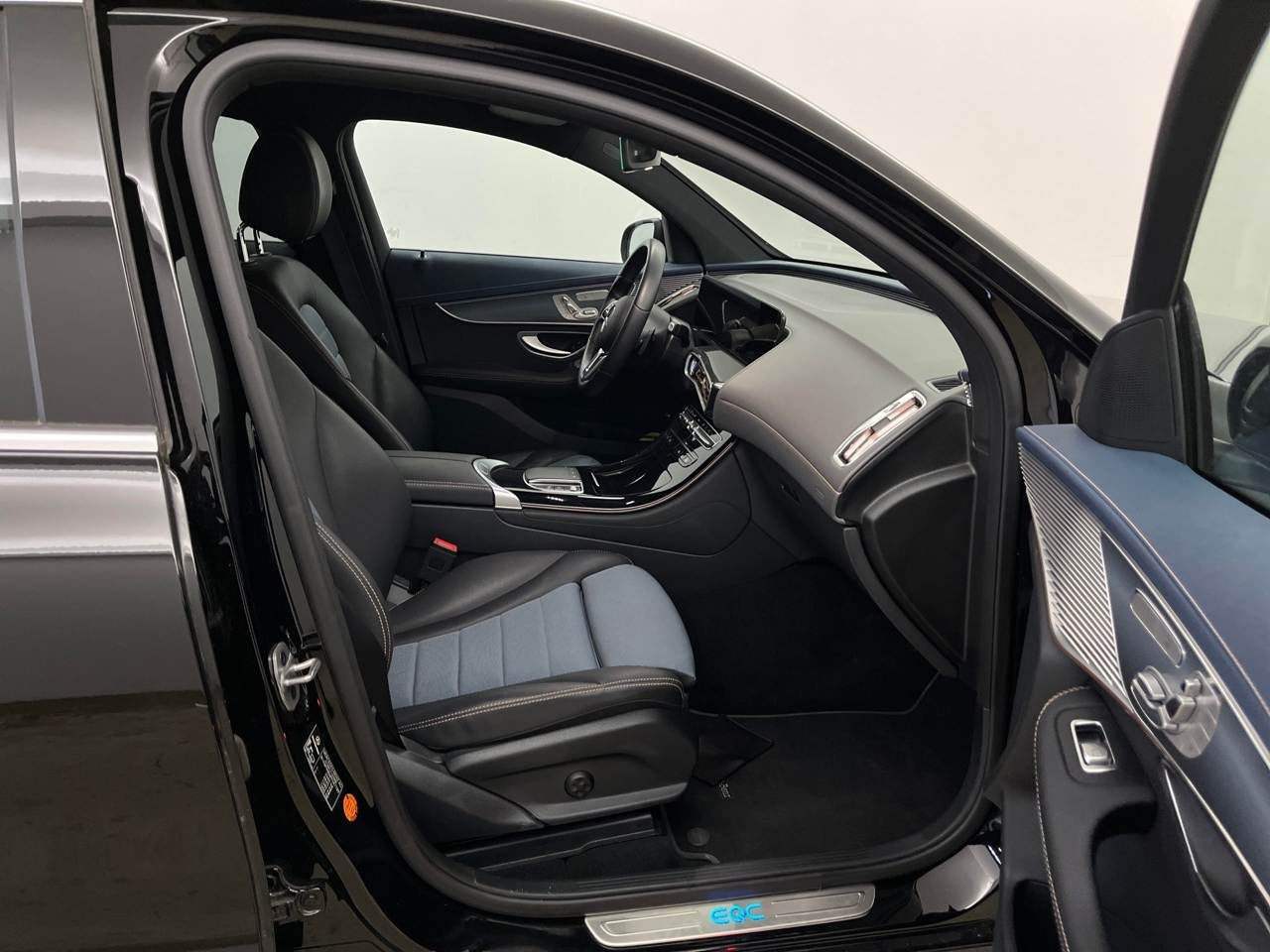 Sort Mercedes EQC400 fra 2022