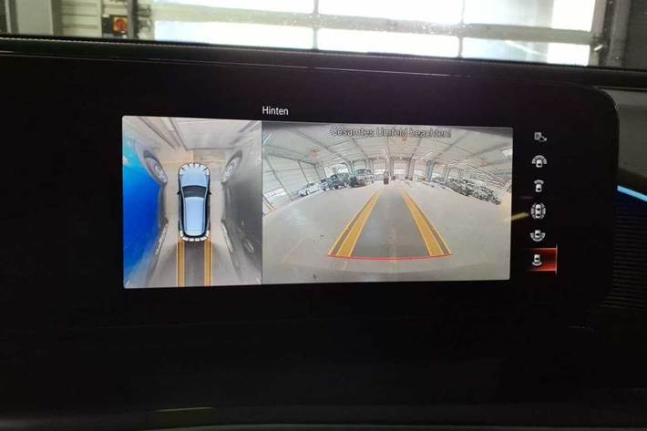 Sort Mercedes EQC400 fra 2022