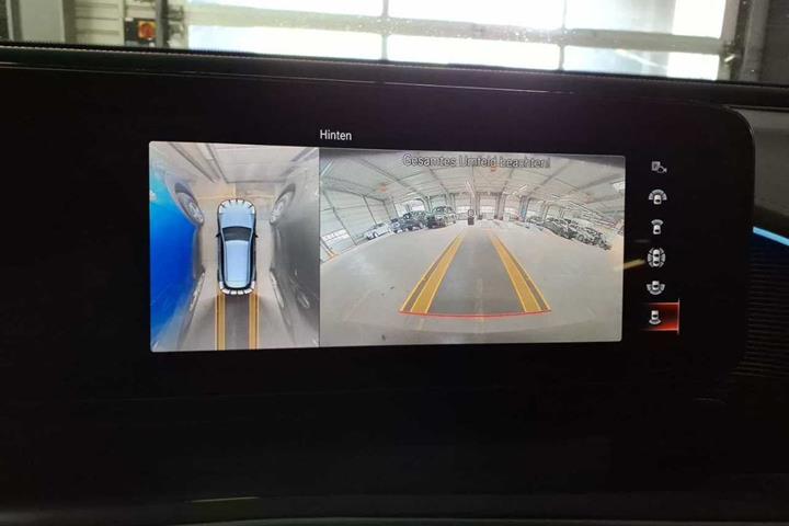 Sort Mercedes EQC400 fra 2022