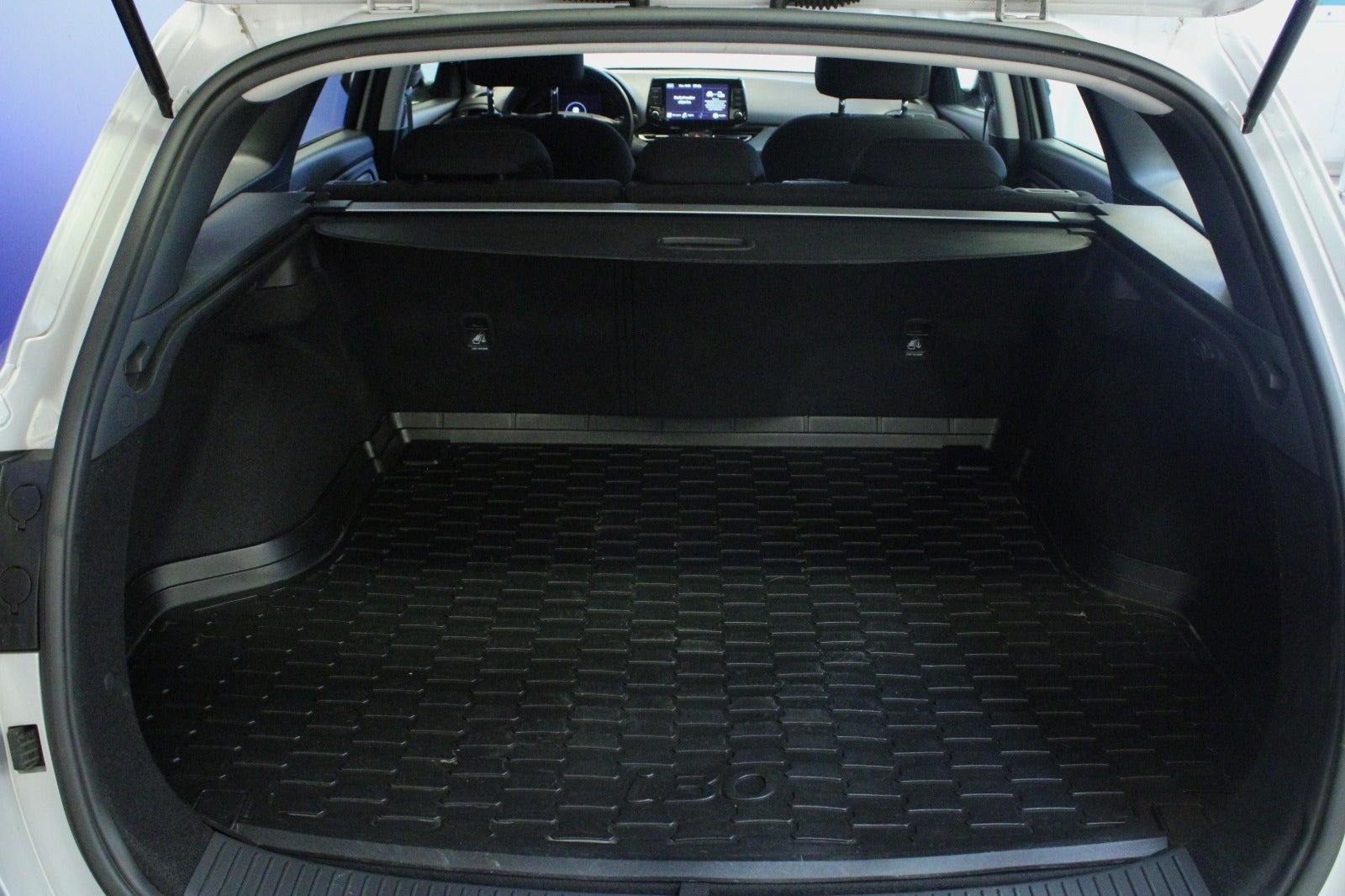 Sølv Hyundai i30 fra 2021