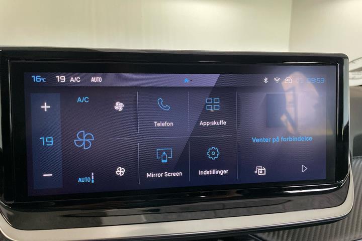 Grå Peugeot 208 fra 2024