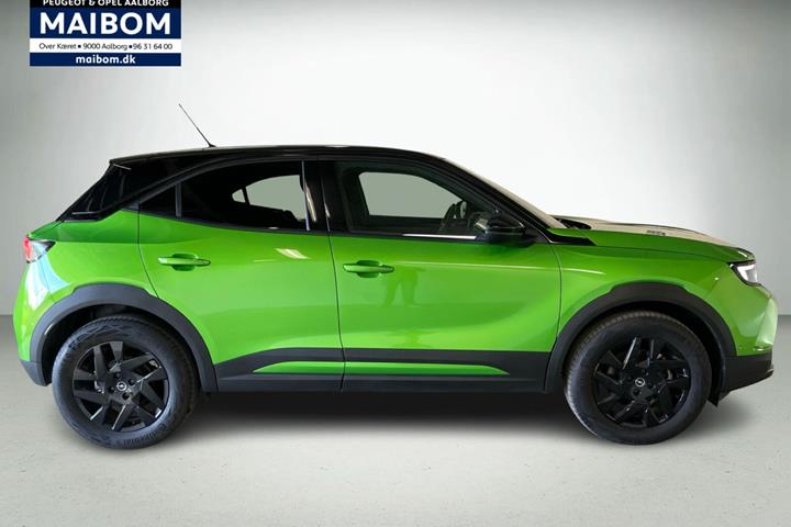 Grøn Opel Mokka-e fra 2023