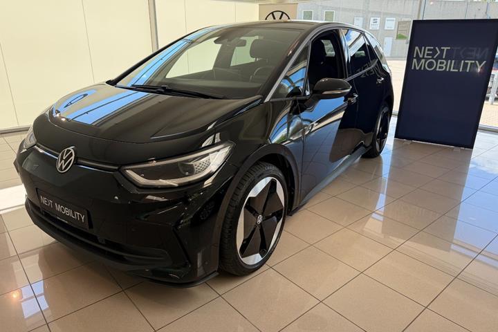 Sort VW ID.3 fra 2025 set udefra