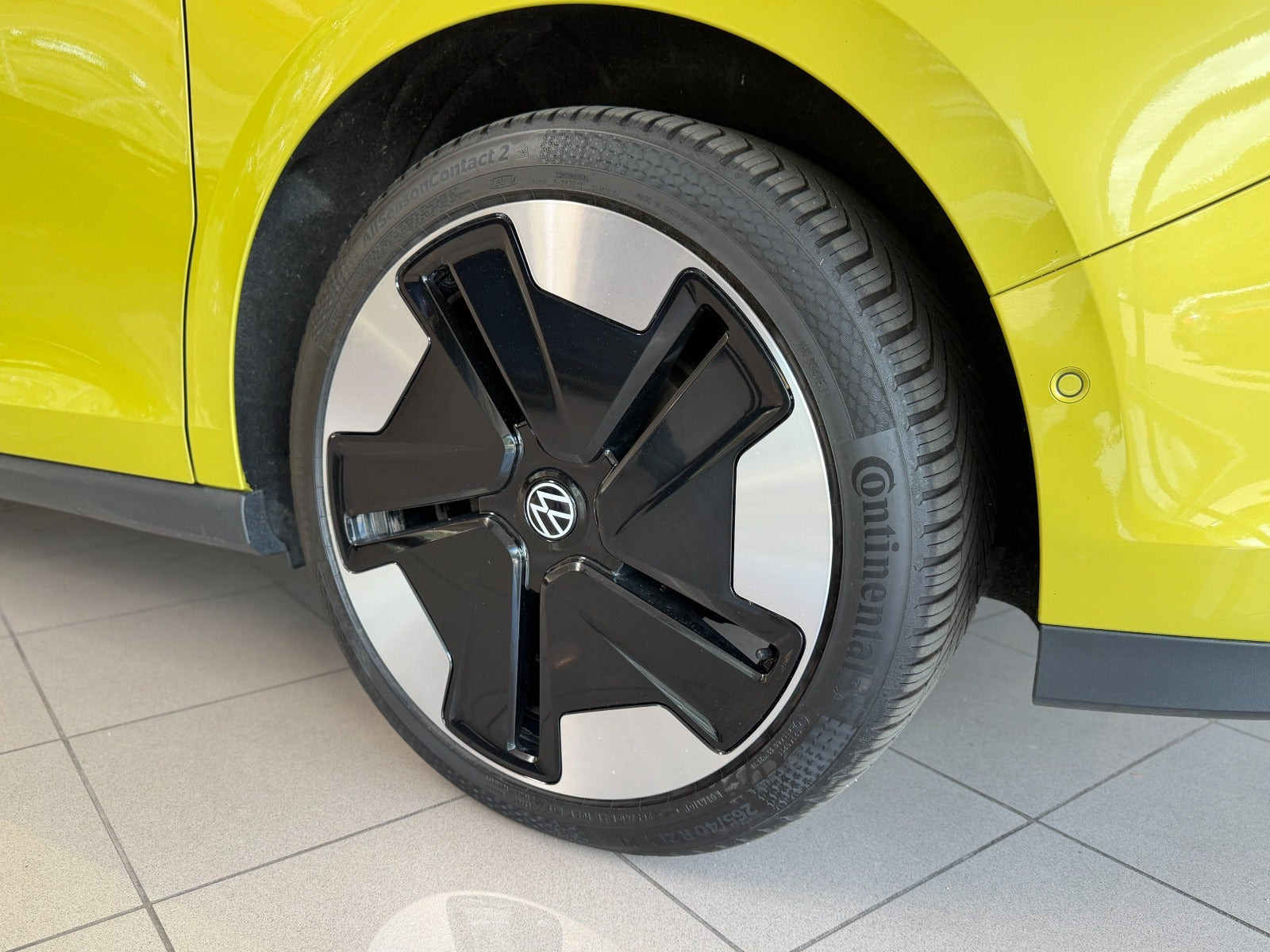 Gul VW ID.Buzz fra 2024
