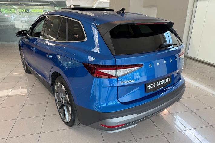 Blå Skoda Enyaq fra 2021