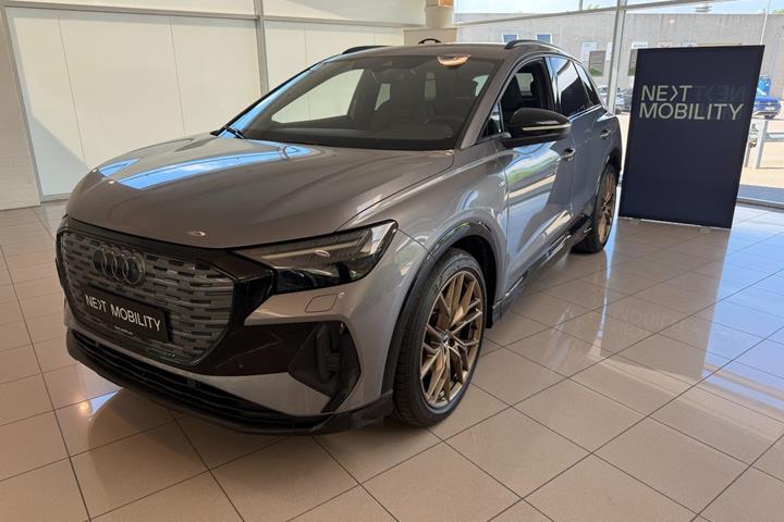 Grå Audi Q4 e-tron fra 2022 set udefra