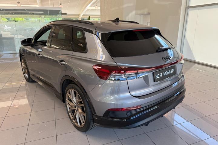 Grå Audi Q4 e-tron fra 2022