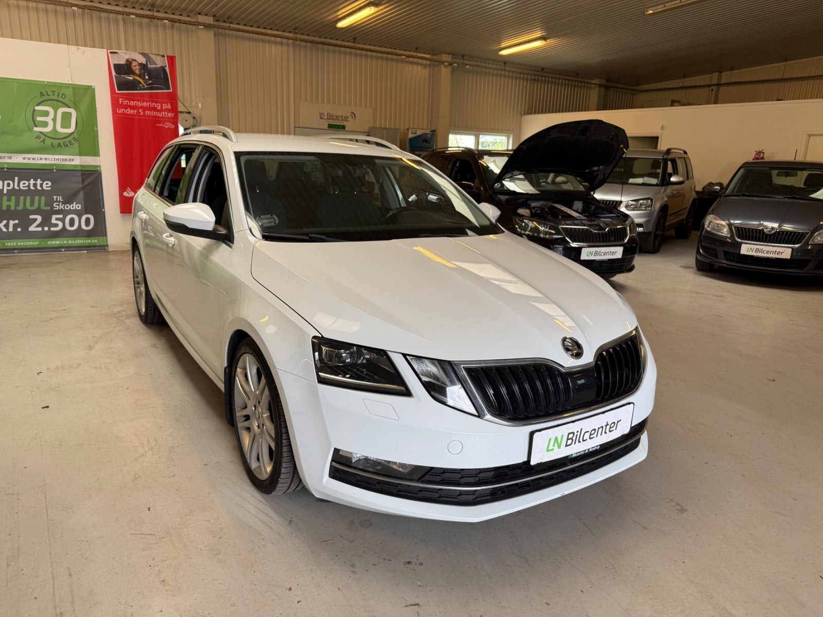 Hvid Skoda Octavia fra 2018