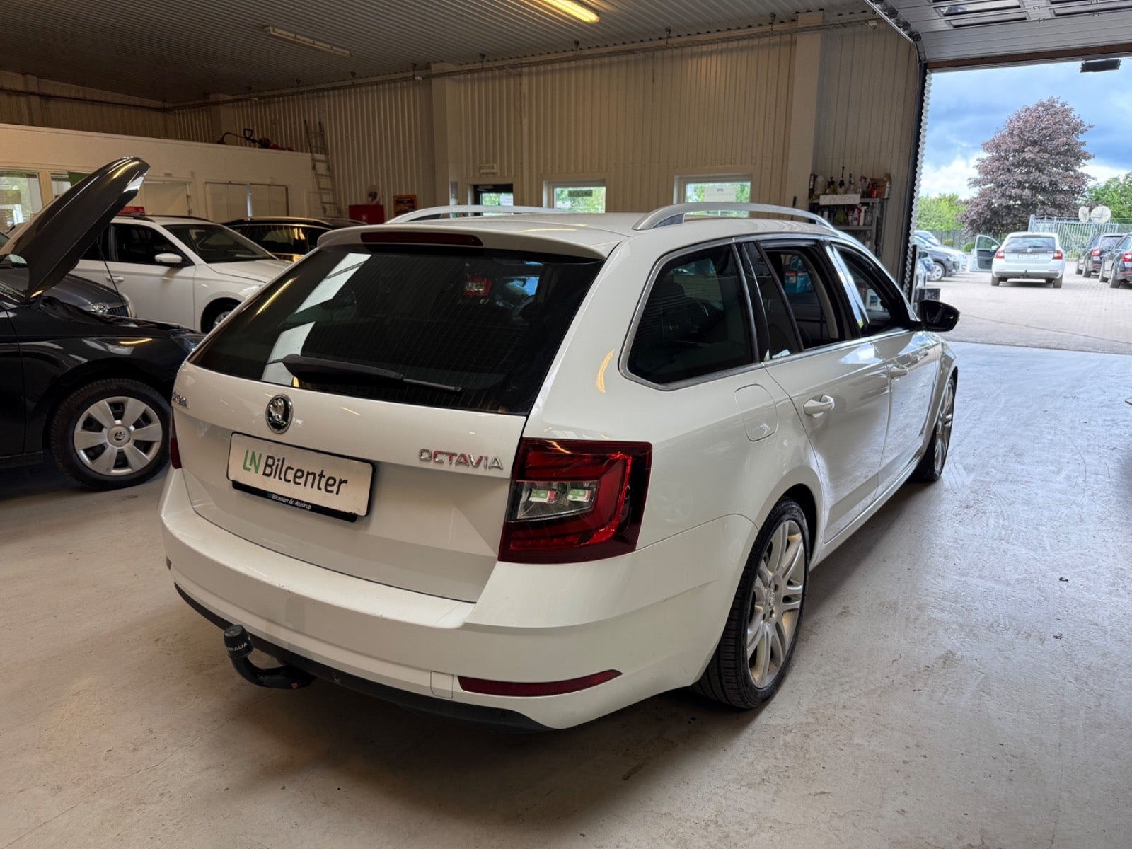 Hvid Skoda Octavia fra 2018