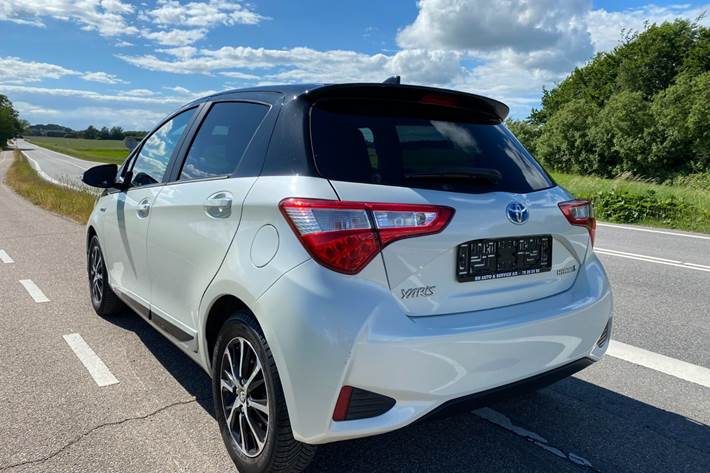 Hvid Toyota Yaris fra 2020