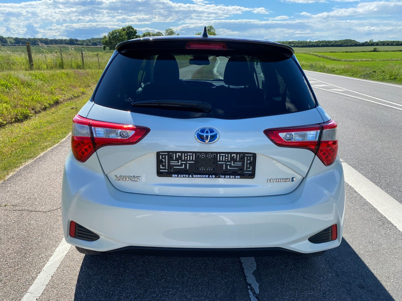 Hvid Toyota Yaris fra 2020