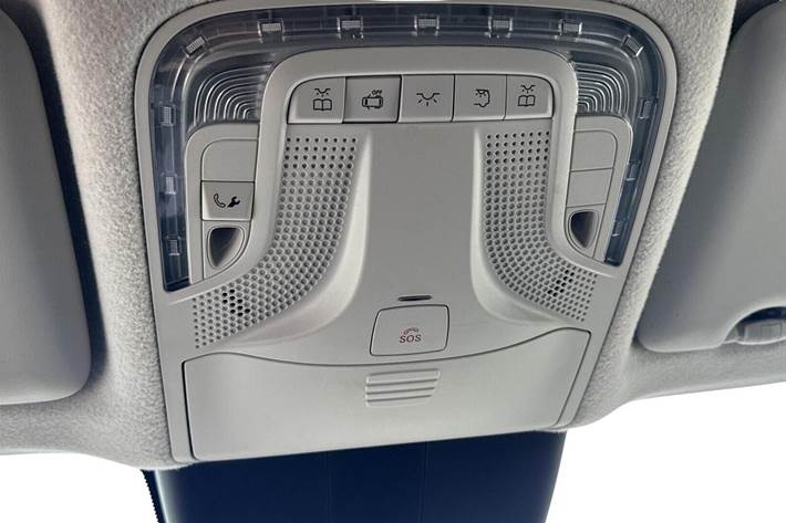 Hvid Mercedes Vito 114 fra 2022