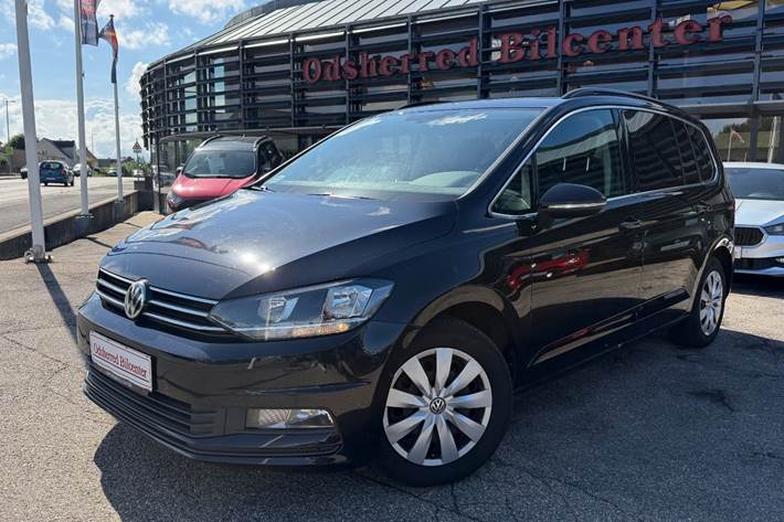 Sort VW Touran fra 2017