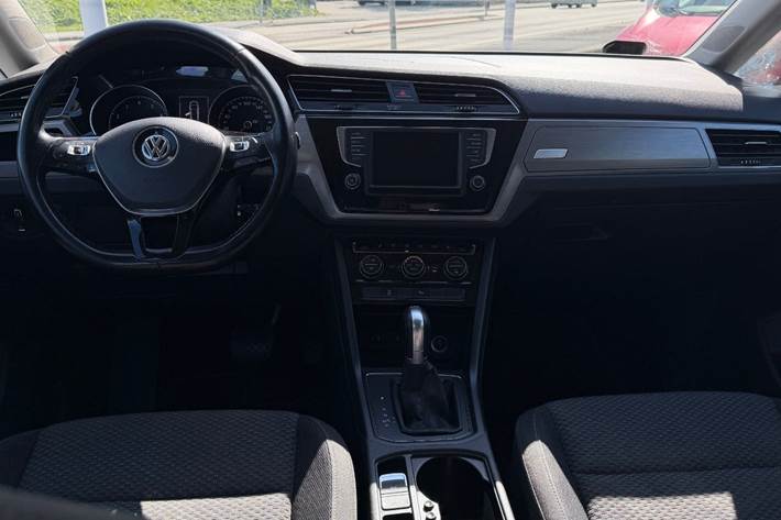Sort VW Touran fra 2017