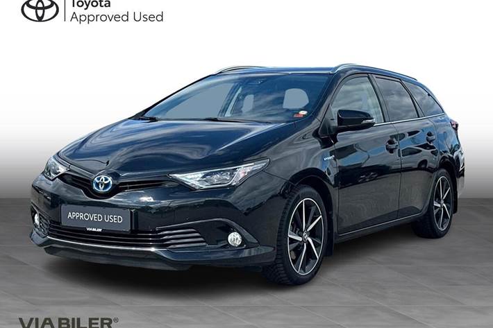 Sort Toyota Auris fra 2018 set udefra