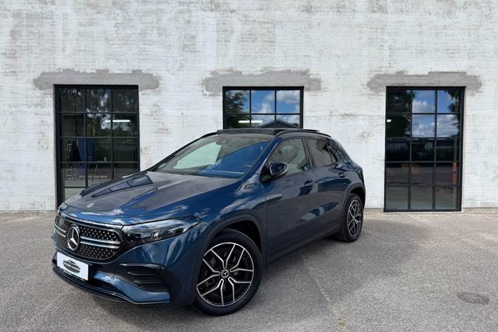 Blå Mercedes EQA250 fra 2022