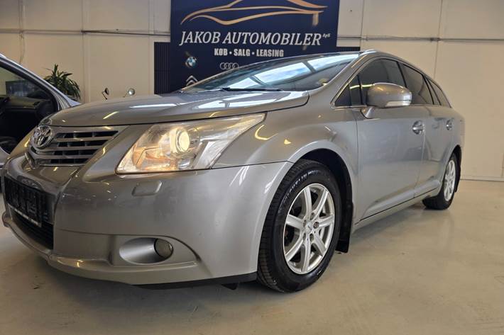 undefined Toyota Avensis fra 2010