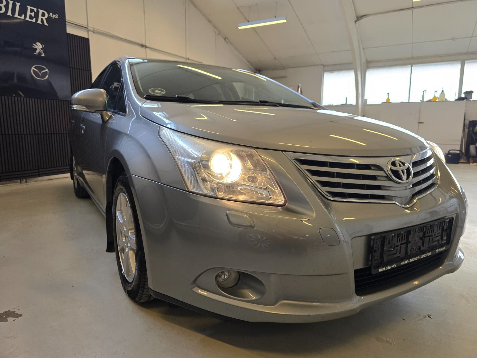 undefined Toyota Avensis fra 2010