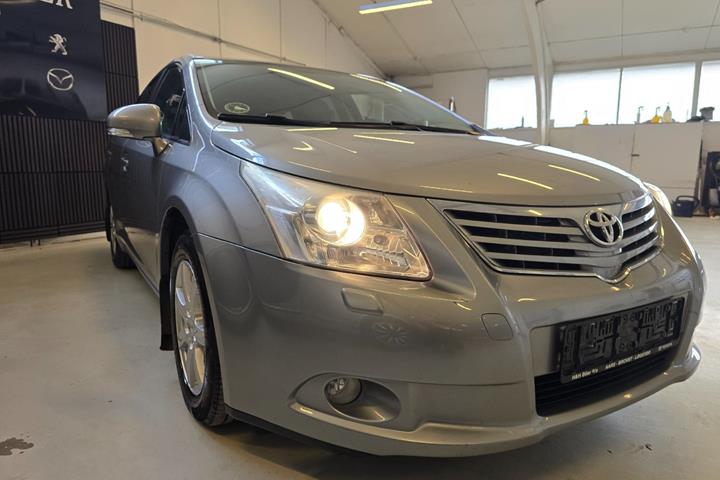 undefined Toyota Avensis fra 2010