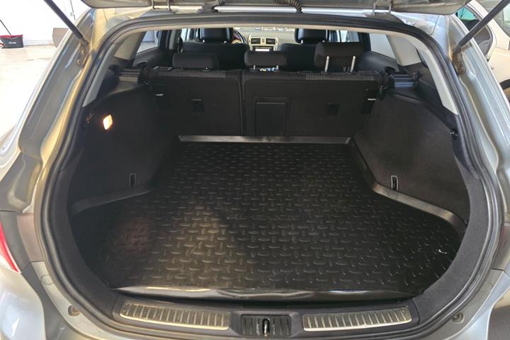 undefined Toyota Avensis fra 2010