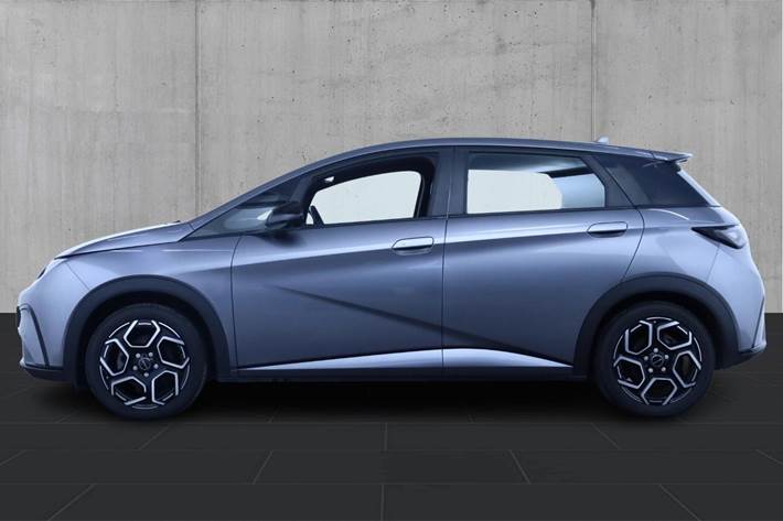 Grå BYD Dolphin fra 2024