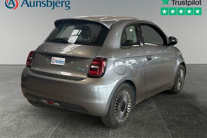 Sølv Fiat 500e fra 2022