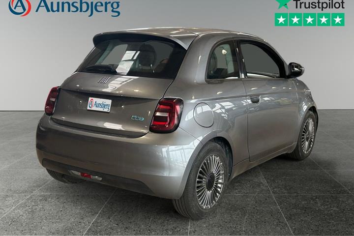 Sølv Fiat 500e fra 2022