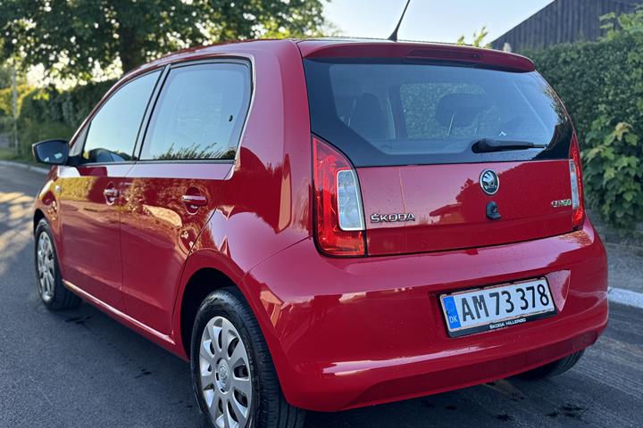 Rød Skoda Citigo fra 2014