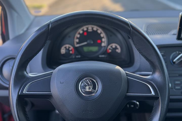Rød Skoda Citigo fra 2014