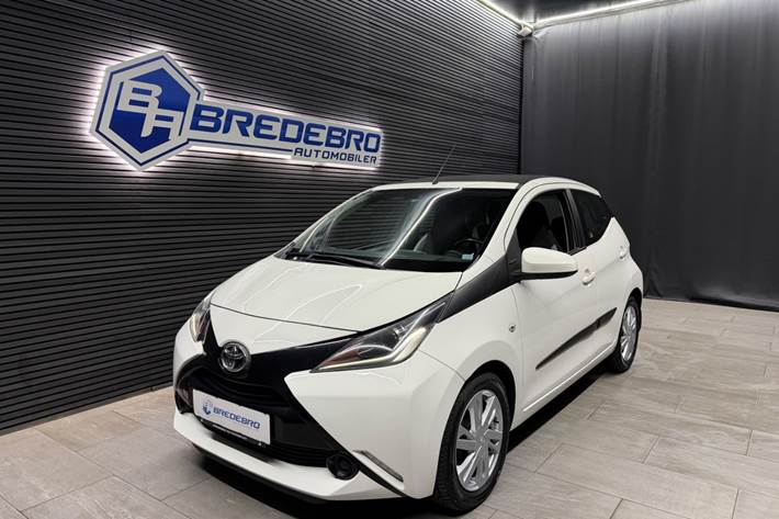 Hvid Toyota Aygo fra 2015