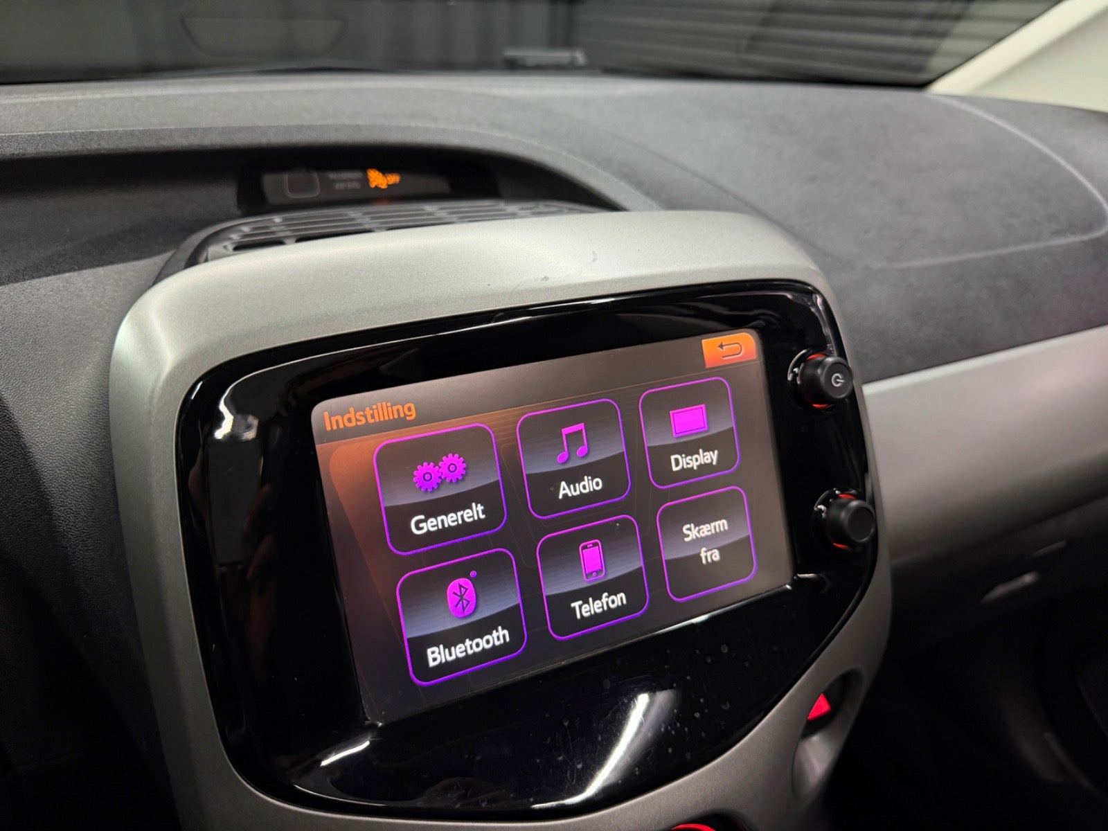 Hvid Toyota Aygo fra 2015