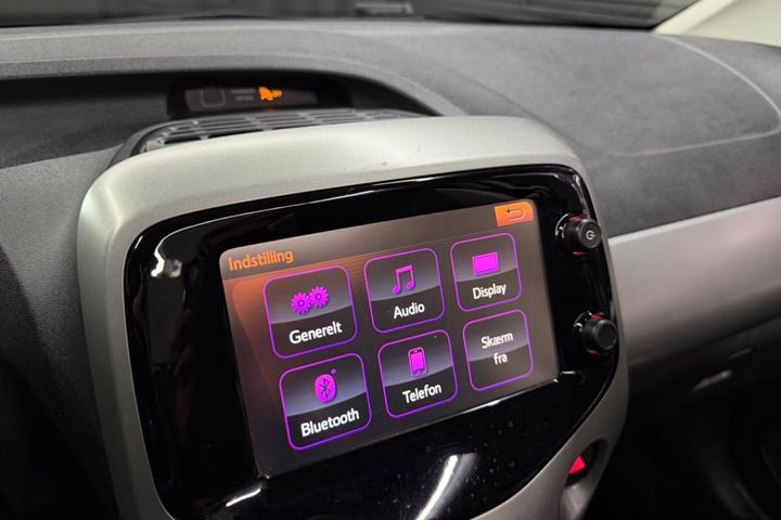 Hvid Toyota Aygo fra 2015