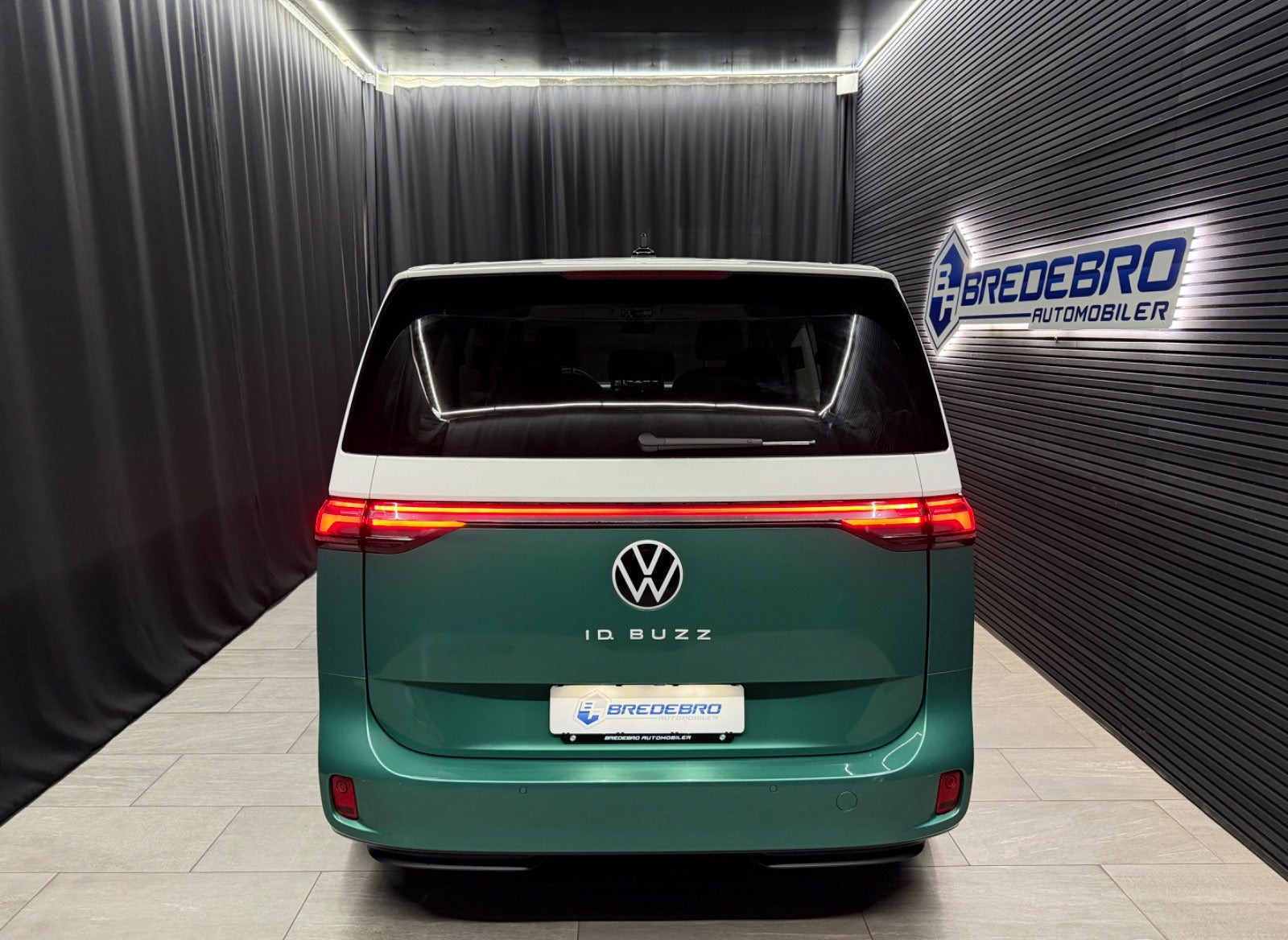 Blå VW ID.Buzz fra 2022