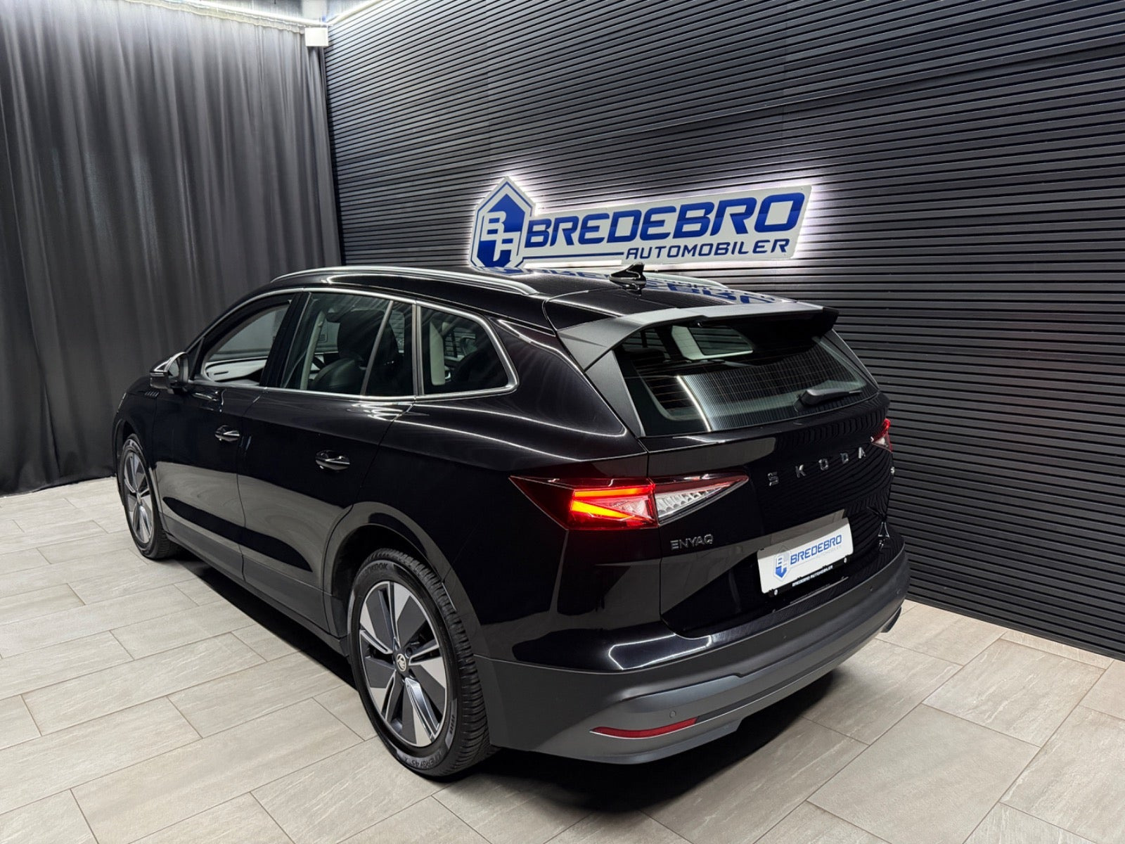 Sort Skoda Enyaq fra 2025