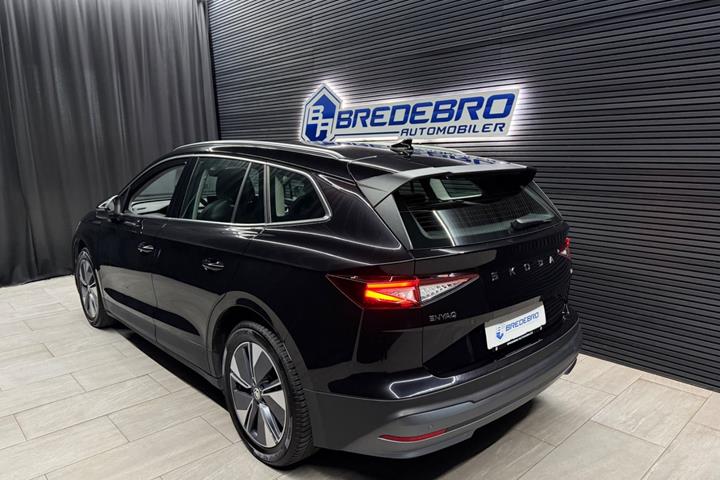 Sort Skoda Enyaq fra 2025