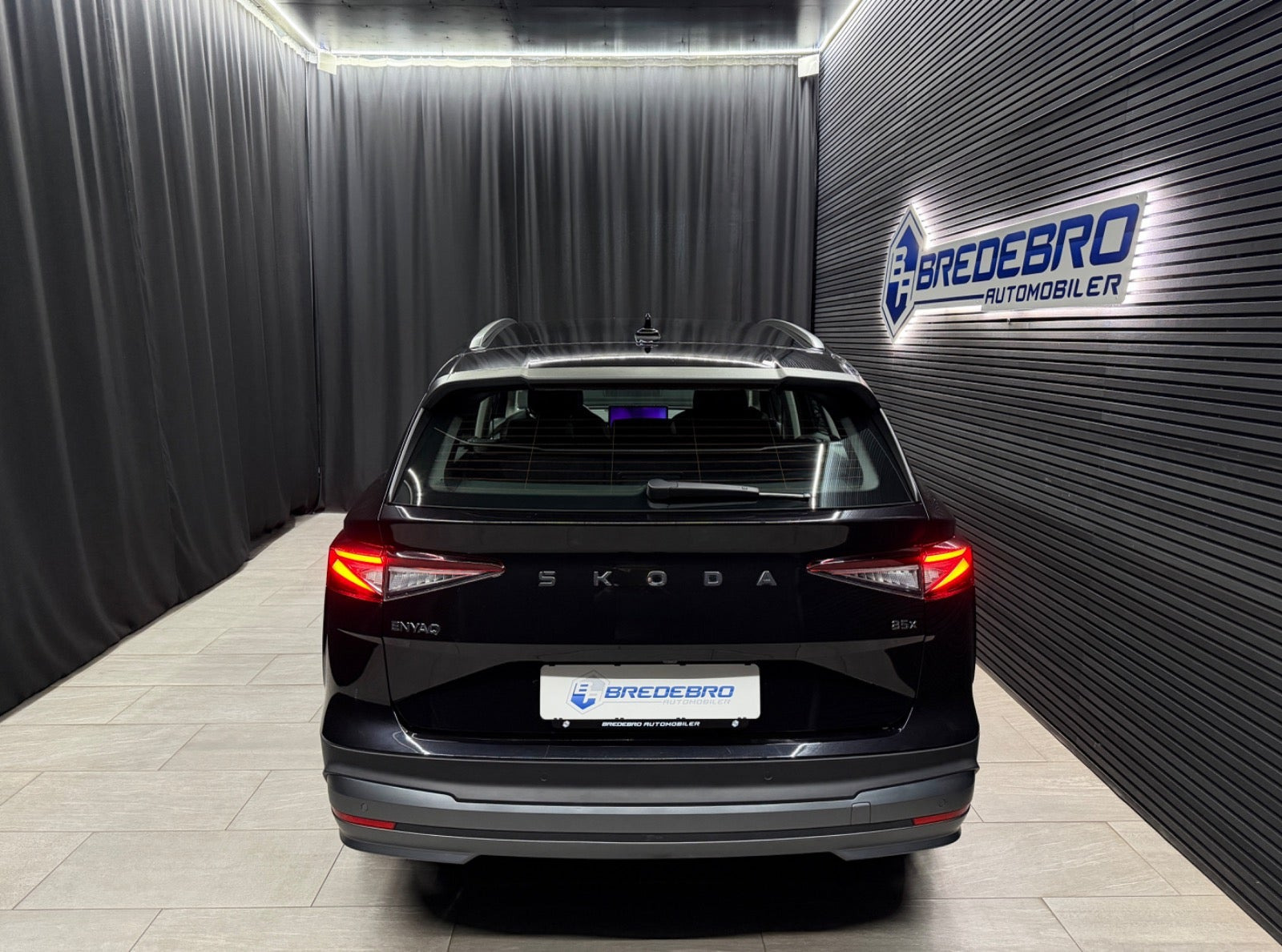 Sort Skoda Enyaq fra 2025
