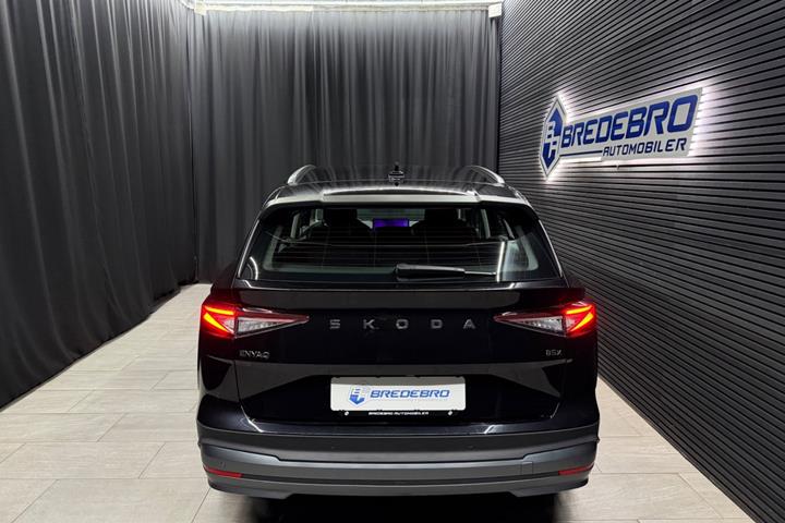 Sort Skoda Enyaq fra 2025