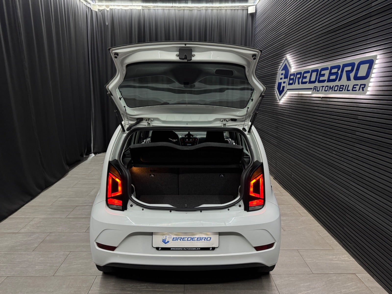 Hvid VW UP! fra 2020