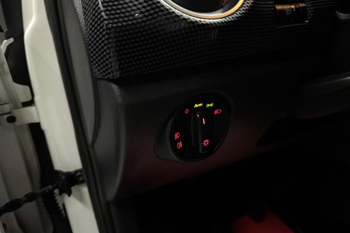 Hvid VW UP! fra 2020