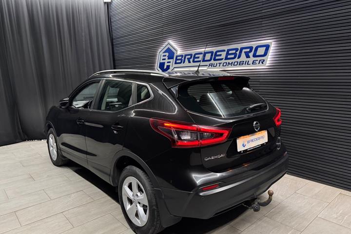 Sort Nissan Qashqai fra 2018