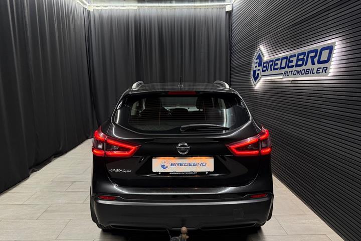 Sort Nissan Qashqai fra 2018