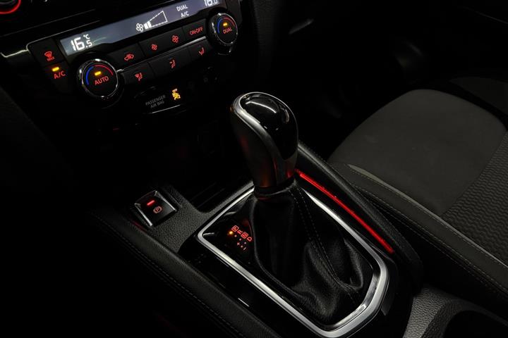 Sort Nissan Qashqai fra 2018