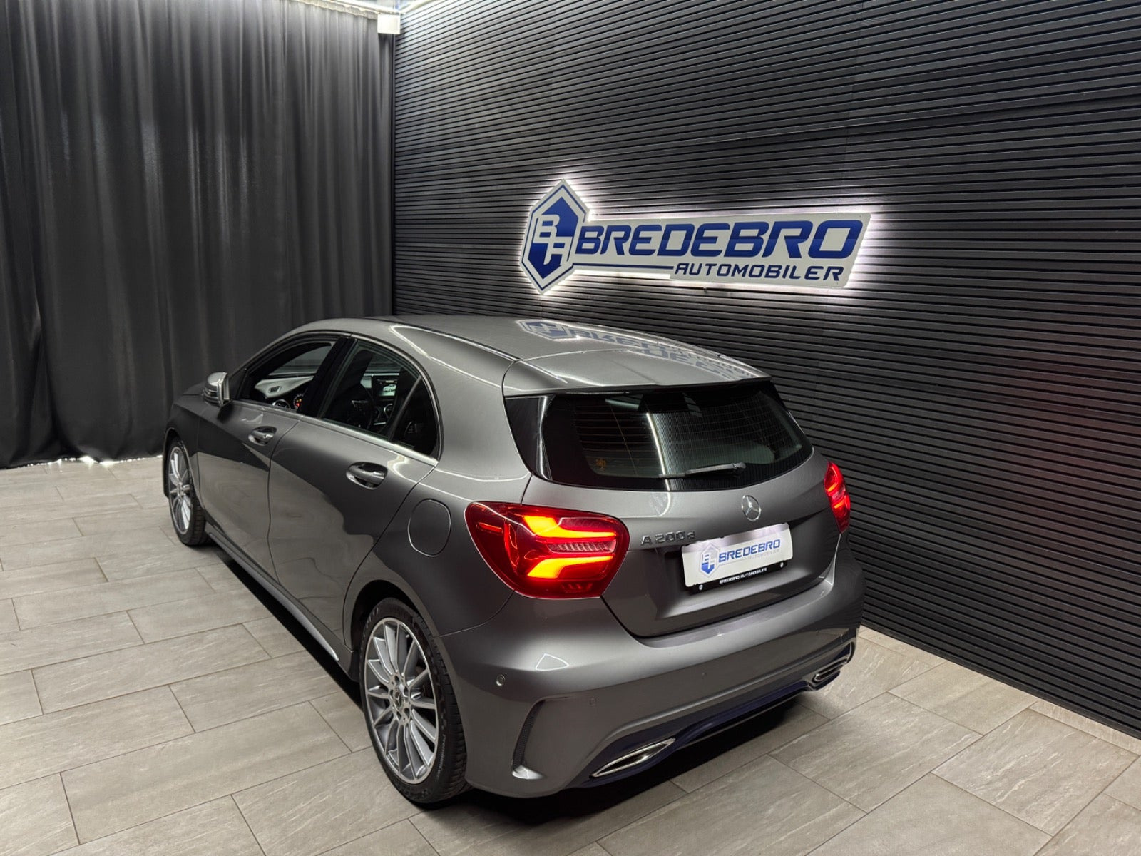 Grå Mercedes A200 d fra 2017